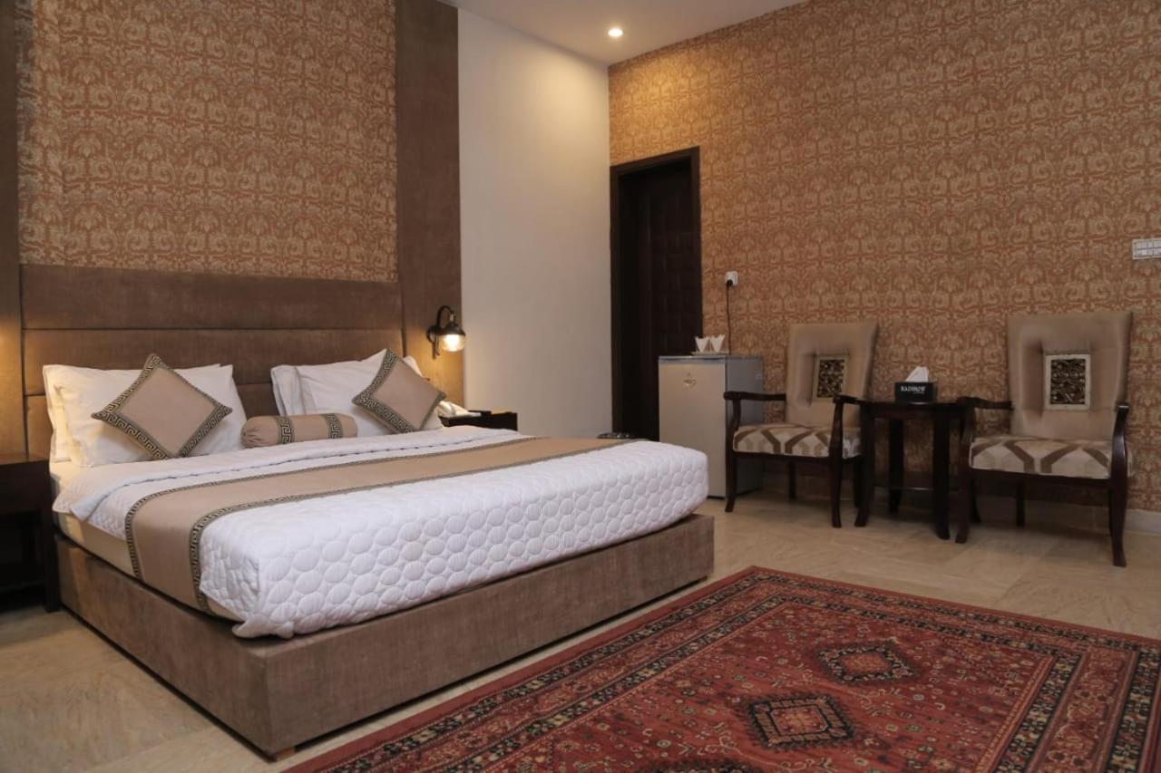 Shelton Hotel Lahore Extérieur photo